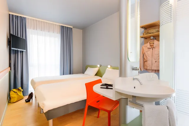 غرفة بسريرين منفصلين، Hotel Ibis Budget Bamberg 4/7