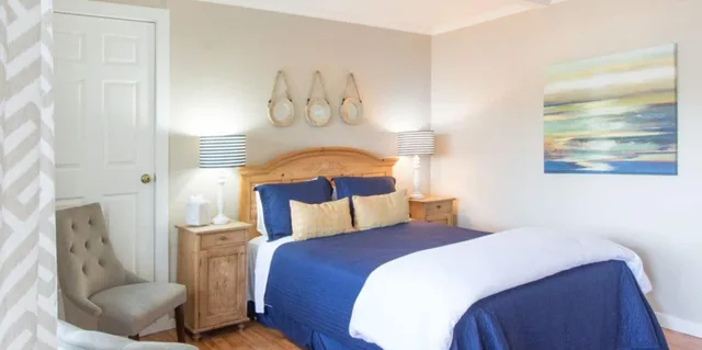 Island, Queen Bed، Jenner Inn 2/3