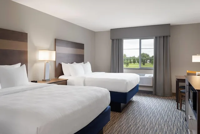 غرفة بسريرين كوين، Little Crow Resort & Conference, Trademark by Wyndham 3/8