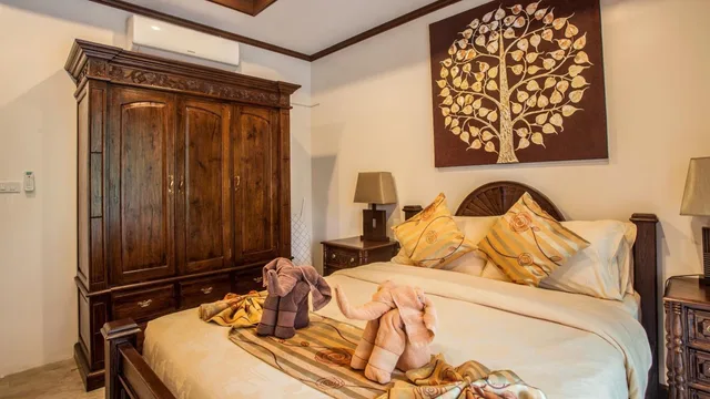 فيلا بـ5 غرف نوم بمسبح خاص، Villa Saifon 1/7