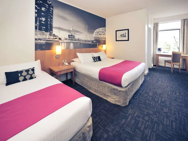 غرفة قياسية بسرير كوين وسرير فردي، Mercure North Melbourne 1/7