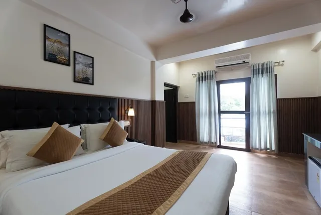 Executive, Queen Bed, Sea View, Hotel Mainak 4/10