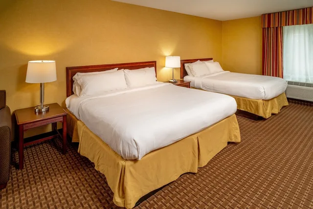 غرفة قياسية بسريرين كوين، Holiday Inn Express Hotel Suites Hazard 2/6