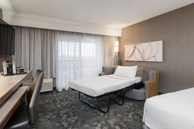 غرفة ديلوكس بسريرين كوين، Courtyard By Marriott Toronto Vaughan 3/8