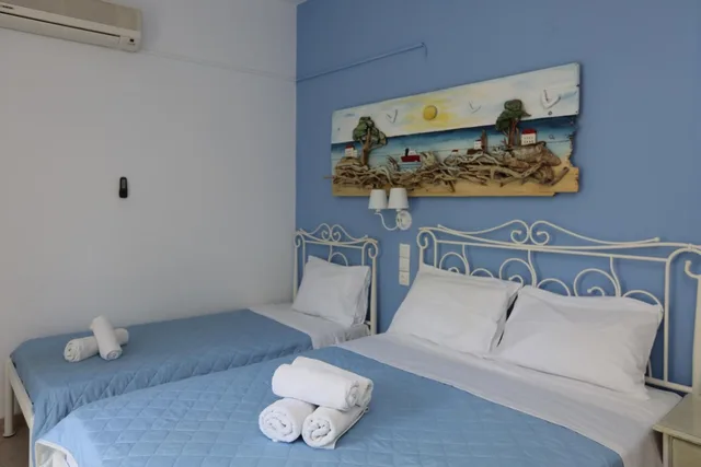 غرفة ثلاثية، Kastro Hotel 7/10