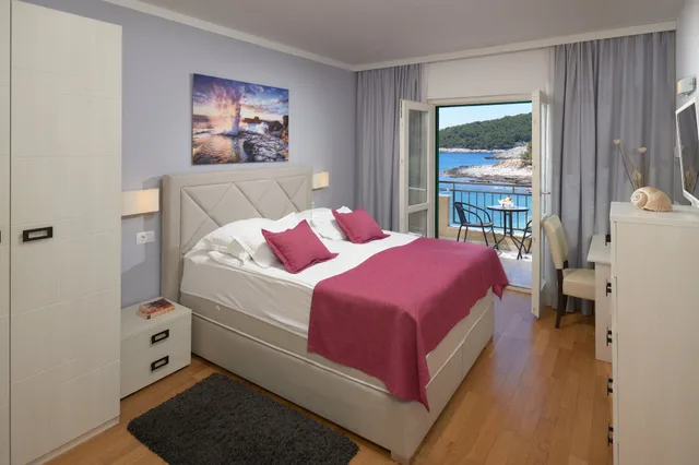 Suite, Double Bed, Sea View, Sofa, Balcony, Hotel Fortuna 2/6