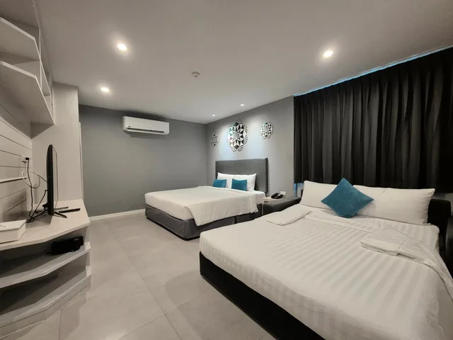 غرفة عائلية، The Crib Patong 3/10