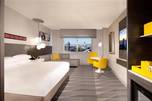 غرفة قياسية بسرير كينج، Hyatt Regency Los Angeles International Airport 1/2