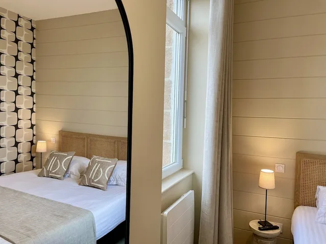 Classic, Twin Beds, Courtyard Area، Hotel Les Costans the Originals Relais 1/3