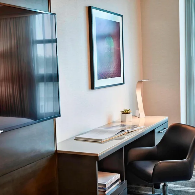 Guest Room, King Bed, Club Lounge Access, Club Floor، Renaissance Los Angeles Airport Hotel 9/10