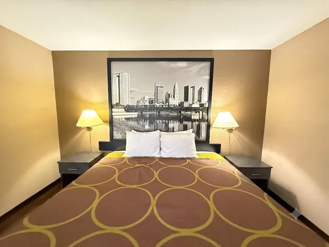 جناح استوديو بسرير كينج، Super 8 by Wyndham Harrison OH 4/6