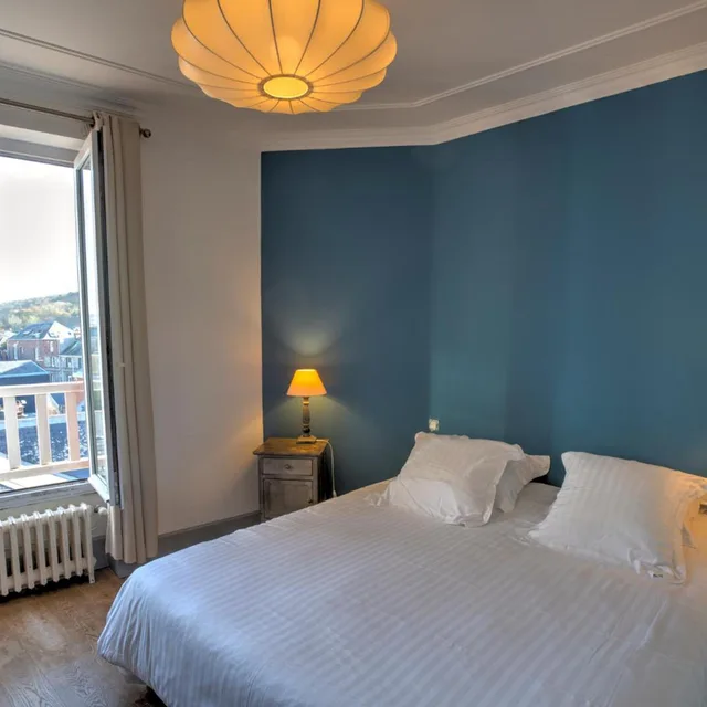 غرفة بسرير مزدوج بإطلالة على المدينة، Hotel Le Rayon Vert 2/10