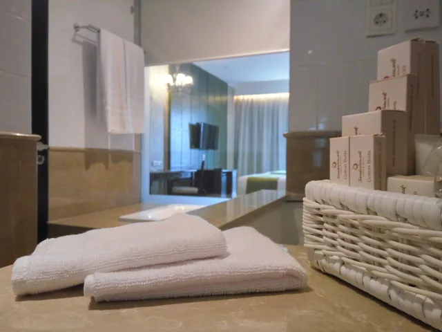 غرفة ديلوكس بسريرين منفصلين بشرفة، Jambuluwuk Oceano Seminyak Hotel 7/10