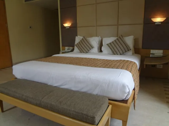 غرفة سوبيريور بسرير مزدوج، Ascot Hotel 1/3