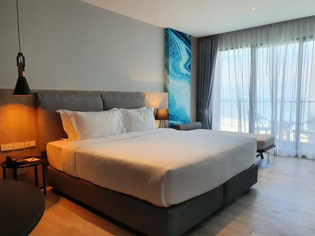 غرفة بريميير بسرير كينج بإطلالة على البحر، Fortune Saeng Chan Beach Rayong 1/10