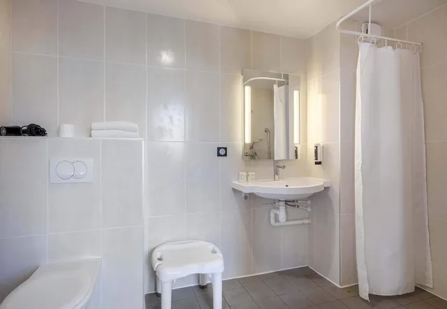 غرفة بسرير مزدوج لذوي الإعاقة، B&B HOTEL Nice Aeroport Arenas 4/4