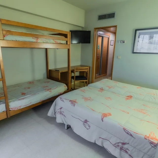 غرفة رباعية، Alhama Hotel 10/10