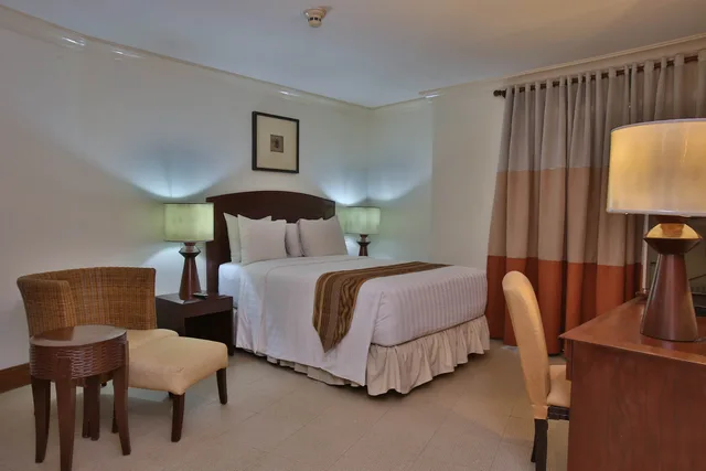 غرفة ديلوكس بغرفتي نوم، Crown Regency Suites Mactan 1/3