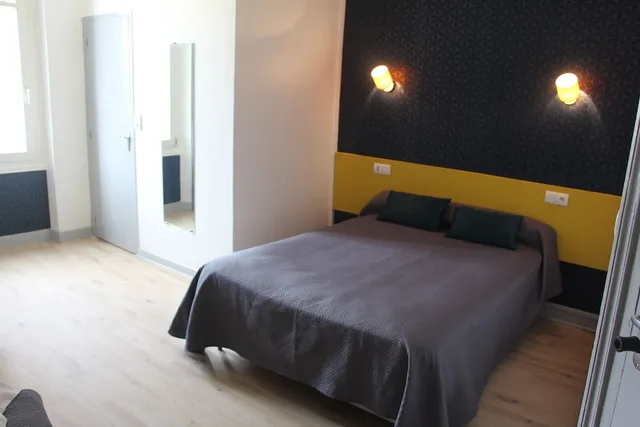 Room, Quadruple, Double Bed, Au Chapon Fin 3/10