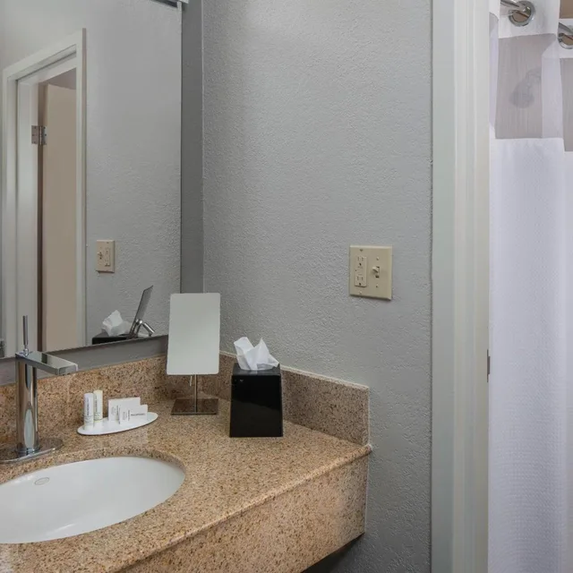 غرفة بسريرين مزدوجين، Courtyard by Marriott Orlando International Drive/Convention Center 6/8
