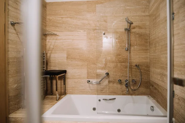 غرفة ديلوكس بسرير مزدوج بشرفة، Villa Allure Of Dubrovnik 5/8