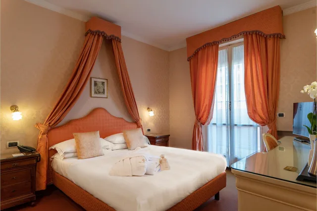 غرفة سوبيريور بسرير كوين وسريرين منفصلين، Phi Hotel Canalgrande 3/10