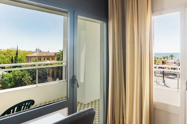 غرفة ديلوكس بسرير كوين بإطلالة على البحر بشرفة، Hotel Planas 9/9