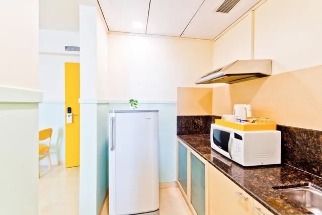 جناح ديلوكس بسريرين منفصلين وسرير كينج، Bloom Hotel Indiranagar 4/4