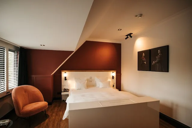 Top, Executive, King Bed، Savarin 1/2