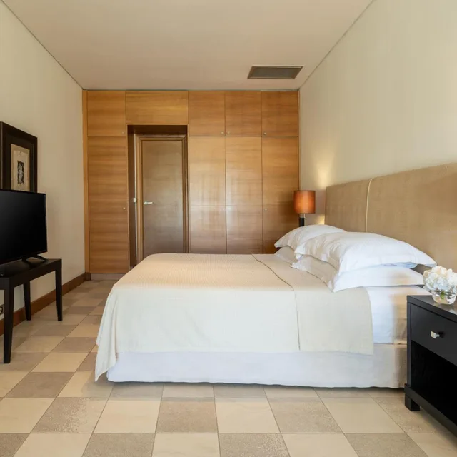 غرفة بسرير مزدوج بحمام خاص، Plaza Resort Hotel 1/3