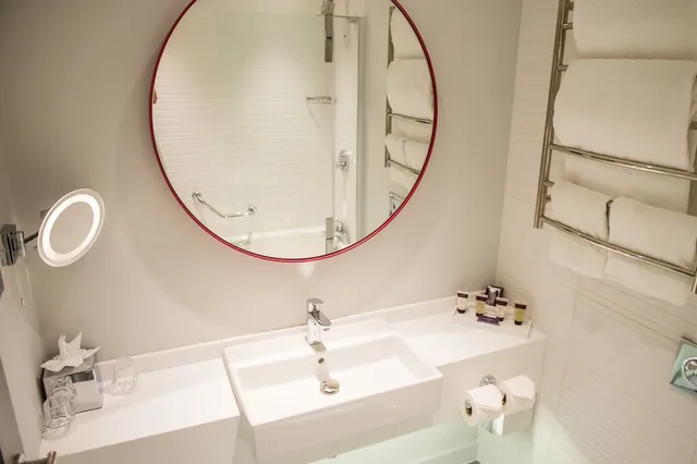 جناح جونيور بسرير مزدوج، Cottons Hotel And Spa 2/2