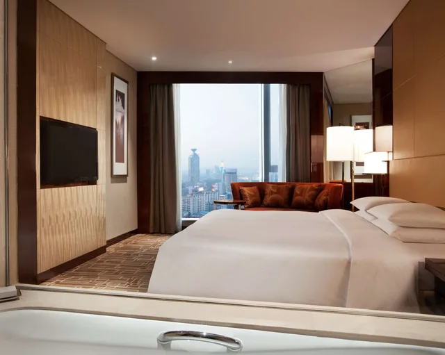 Regency, Suite, King Bed، Hyatt Regency Jinan 2/3