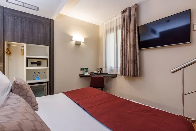 غرفة أساسية بسرير كينج في الطابق الأرضي، Hotel Ronda Lesseps 6/10
