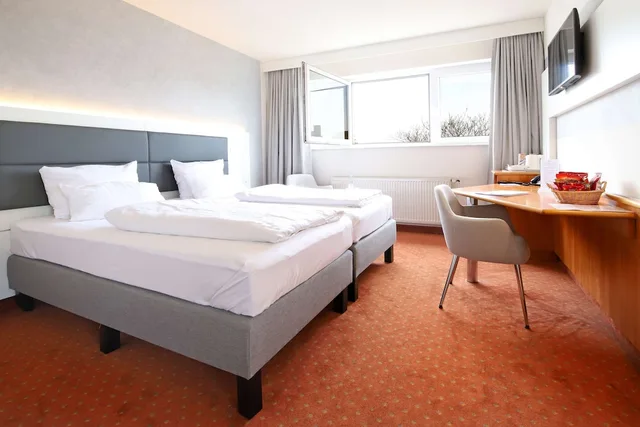 غرفة قياسية بسرير كينج، Tulip Inn Frankfurt Airport 1/8