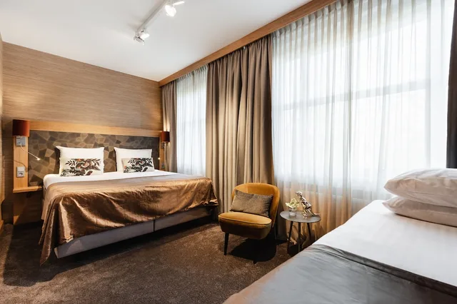 غرفة عائلية ثلاثية بسرير كينج وسرير فردي، The Delphi Amsterdam Townhouse 1/3