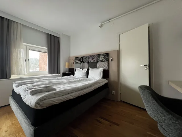 غرفة بريميوم بسرير كوين، Injoy Premium Solna 5/10