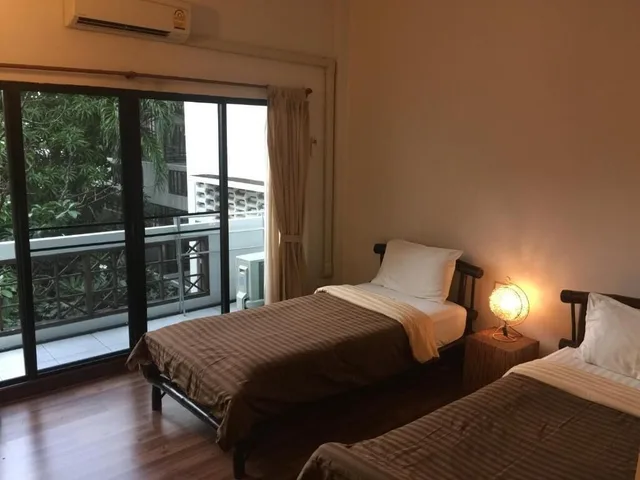 غرفة سوبيريور بسريرين منفصلين، Lamphu House Bangkok 1/2