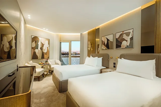 Royal, Elite, King Bed, Lateral Side Nile View, Sonesta St George Hotel 5/9