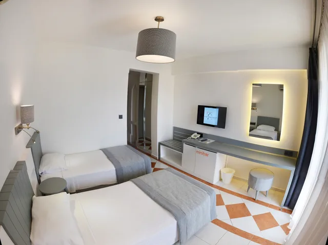 غرفة ديلوكس بسرير مزدوج أو سريرين منفصلين بشرفة، Arinnanda Hotel Cesme 1/10