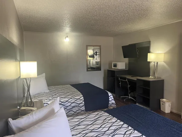 2 Queen Beds Non-Smoking, Micfridge، Motel6 New Boston, TX 6/8