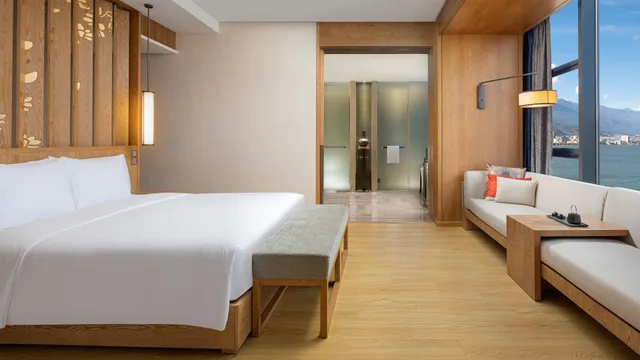 1 Bedroom, Suite, with View, HOTEL INDIGO DALI ERHAI 3/5