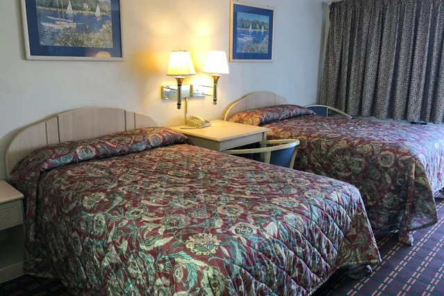 2 Full Bed، OYO Hotel Starlite Seneca Falls 1/4