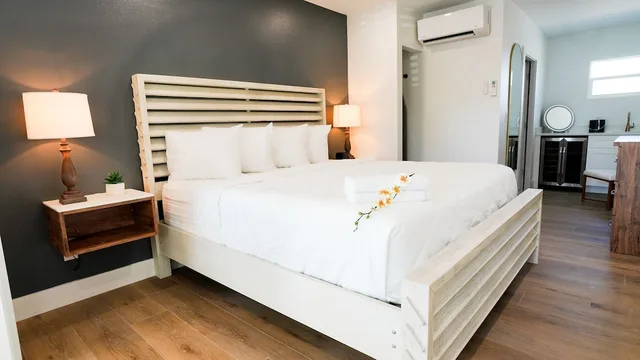 جناح بريميوم بسرير كينج، Ivory Sands Beach Suites 2/2