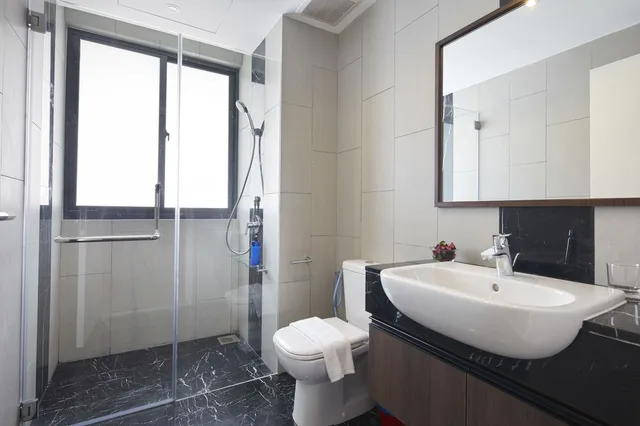 جناح استوديو عائلي بسريرين كوين، The Landmark Studio Suite 3/3