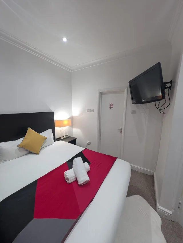 Ensuite Double Room، London Shelton Hotel, Finsbury Park 1/1