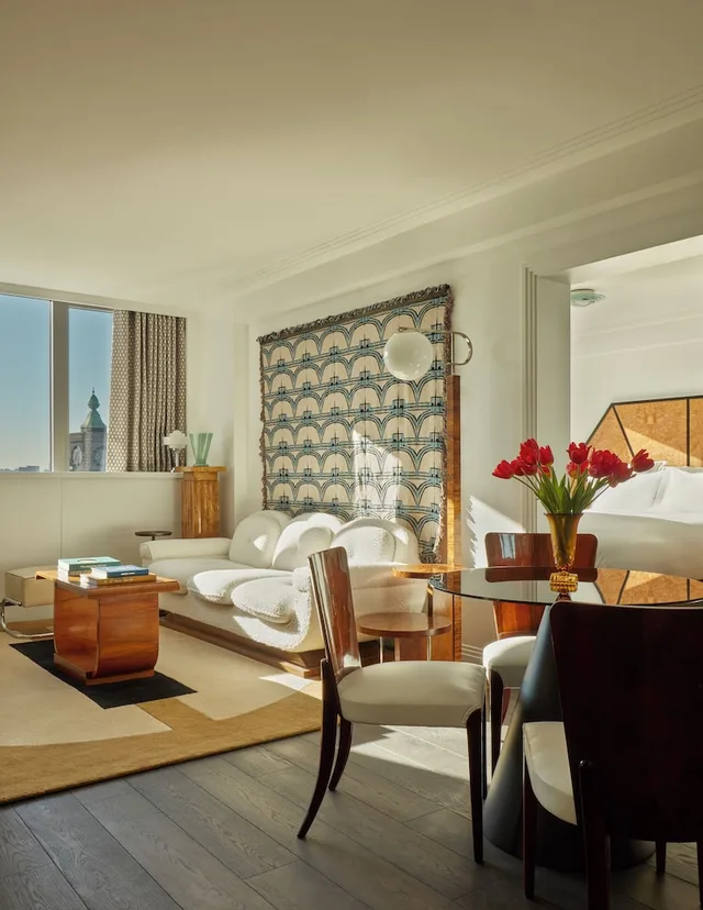 Art Deco, Suite, King Bed, Sea Containers London 2/5