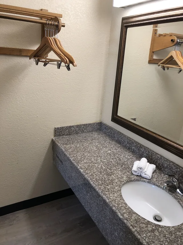 غرفة بسريرين مزدوجين، Super 8 By Wyndham Gulfport Near Biloxi 3/4