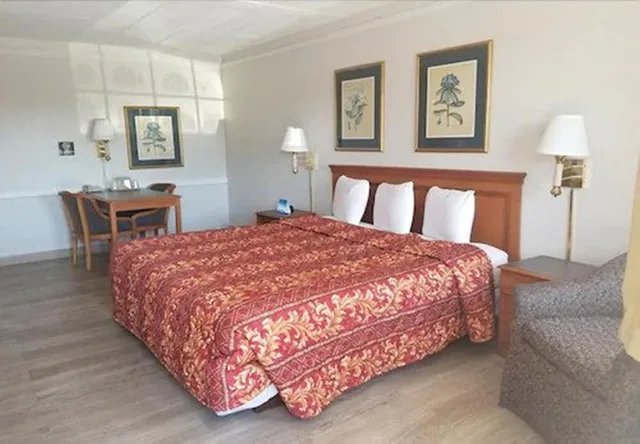غرفة كومفورت بسرير كينج للمدخنين، Horizon Inn & Suites 6/10