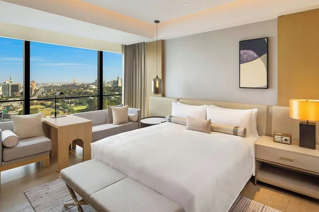 جناح جونيور بسرير كينج بإطلالة على المدينة بغرفة نوم واحدة للمدخنين، JW Marriott Nairobi 1/1