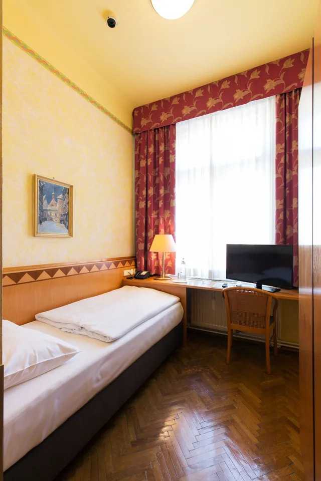 غرفة أساسية مفردة، Hotel Post 8/12